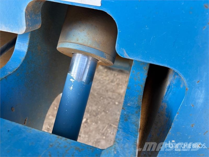 Genie S60 4WD Dual Fuel Telescopic Boom Lift (Inoperable Nacelles télescopiques