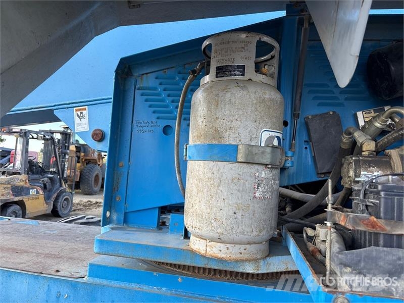 Genie S60 4WD Dual Fuel Telescopic Boom Lift (Inoperable Nacelles télescopiques
