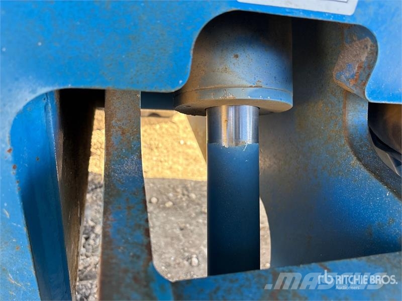 Genie S60 4WD Dual Fuel Telescopic Boom Lift (Inoperable Nacelles télescopiques