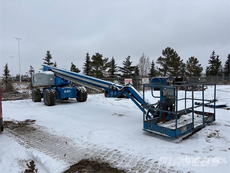 Genie S85 4WD Diesel Telescopic Boom Lift 견인식 전동이동 리프트