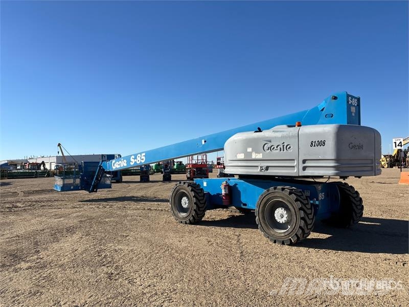 Genie S85 4WD Diesel Telescopic Boom Lift Telescopic boom lifts