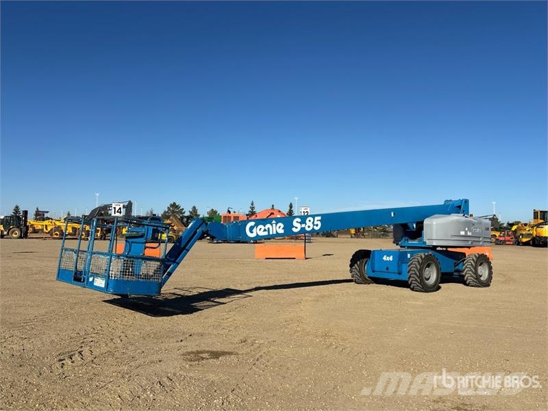 Genie S85 4WD Diesel Telescopic Boom Lift Telescopic boom lifts