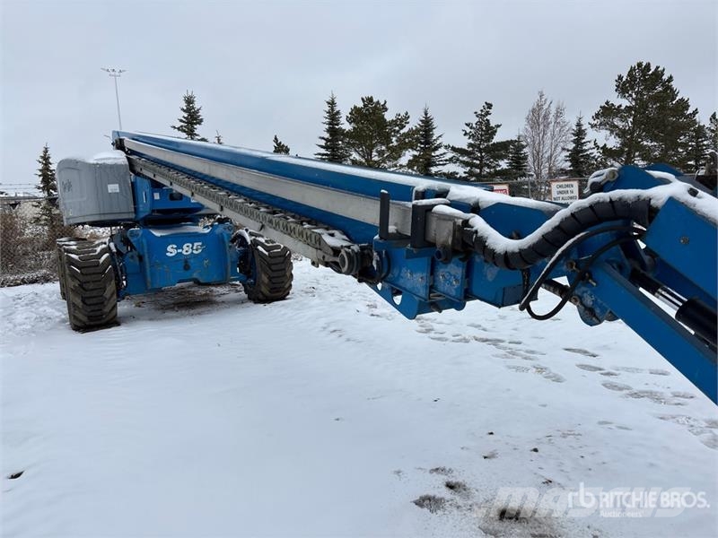 Genie S85 4WD Diesel Telescopic Boom Lift 견인식 전동이동 리프트