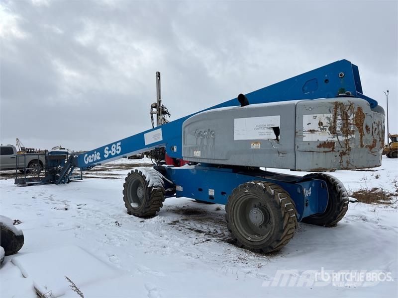 Genie S85 4WD Diesel Telescopic Boom Lift 견인식 전동이동 리프트