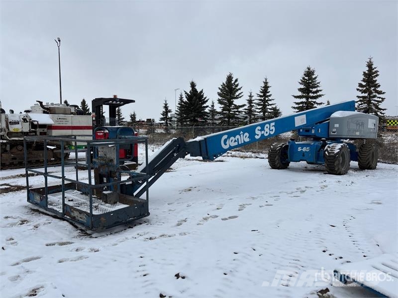 Genie S85 4WD Diesel Telescopic Boom Lift 견인식 전동이동 리프트