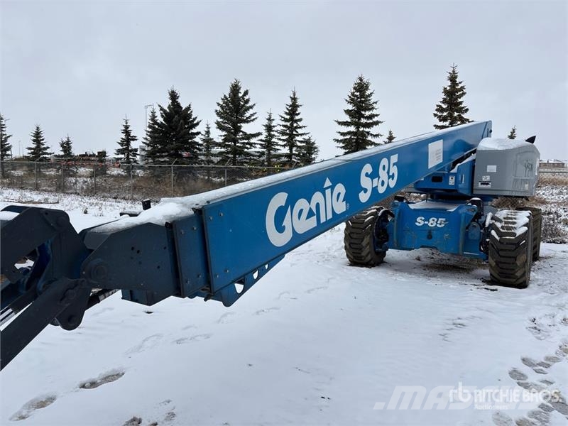 Genie S85 4WD Diesel Telescopic Boom Lift 견인식 전동이동 리프트