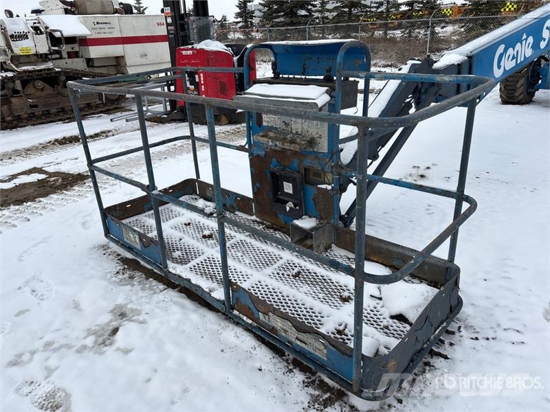 Genie S85 4WD Diesel Telescopic Boom Lift 견인식 전동이동 리프트
