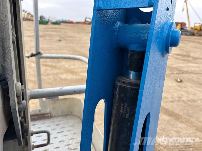 Genie TZ-34 Towable Lift Pótkocsira szerelt emelők és állványok
