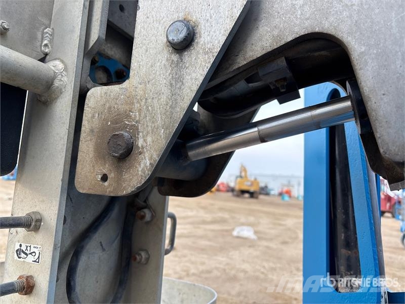 Genie TZ-34 Towable Lift Pótkocsira szerelt emelők és állványok
