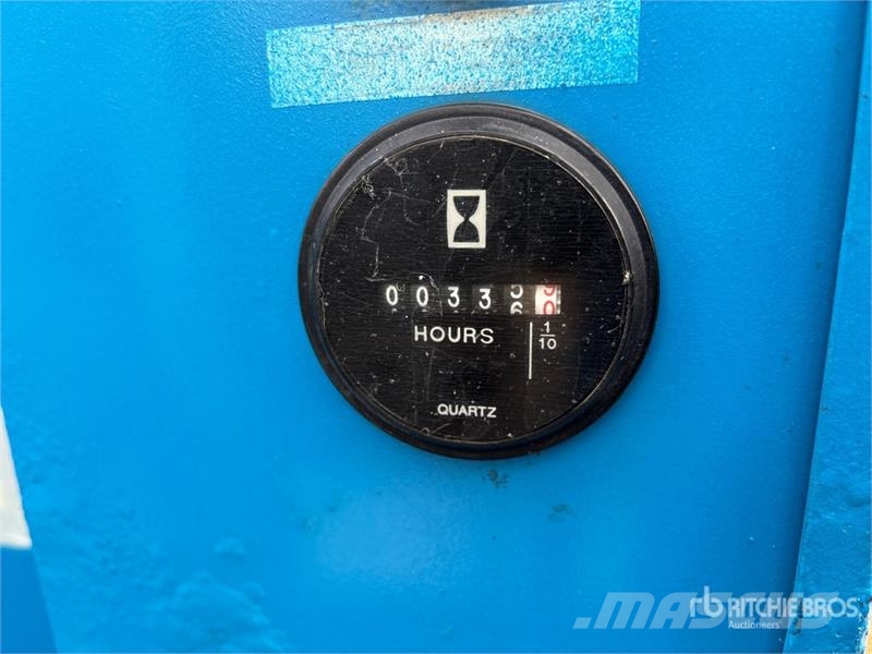 Genie TZ-34 Towable Lift Pótkocsira szerelt emelők és állványok