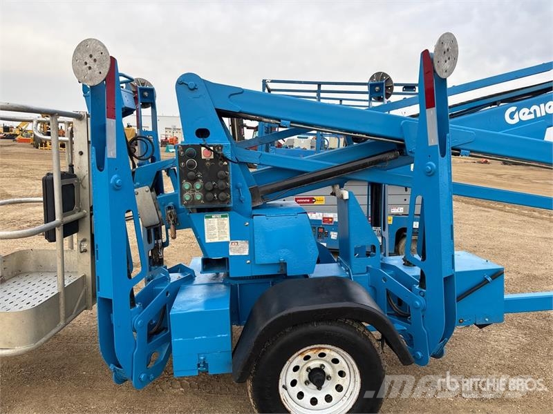 Genie TZ-34 Towable Lift Pótkocsira szerelt emelők és állványok
