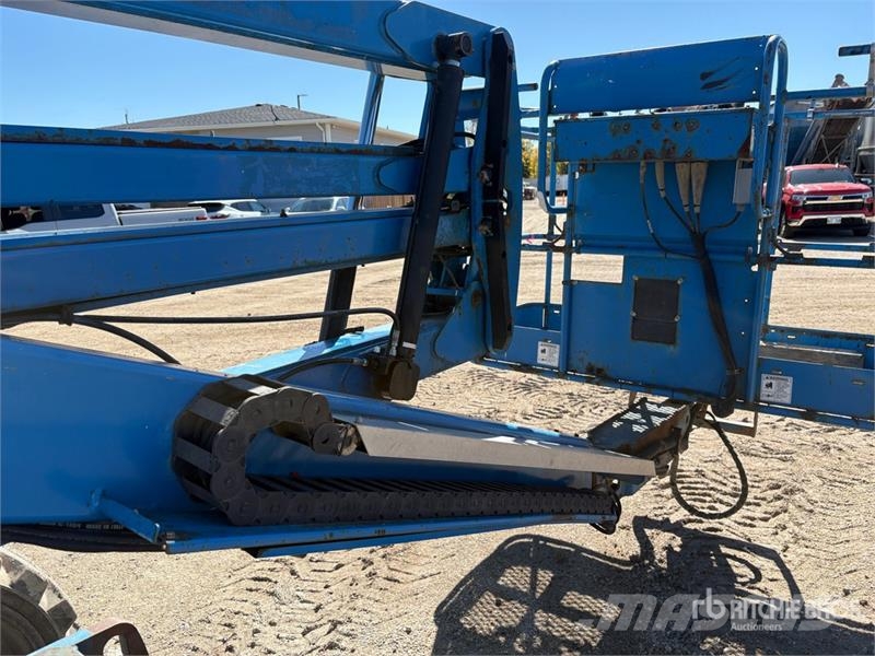 Genie Z45/25IC 4WD Gasoline Articulating Boom Lift (Inop Strēles pacēlāji
