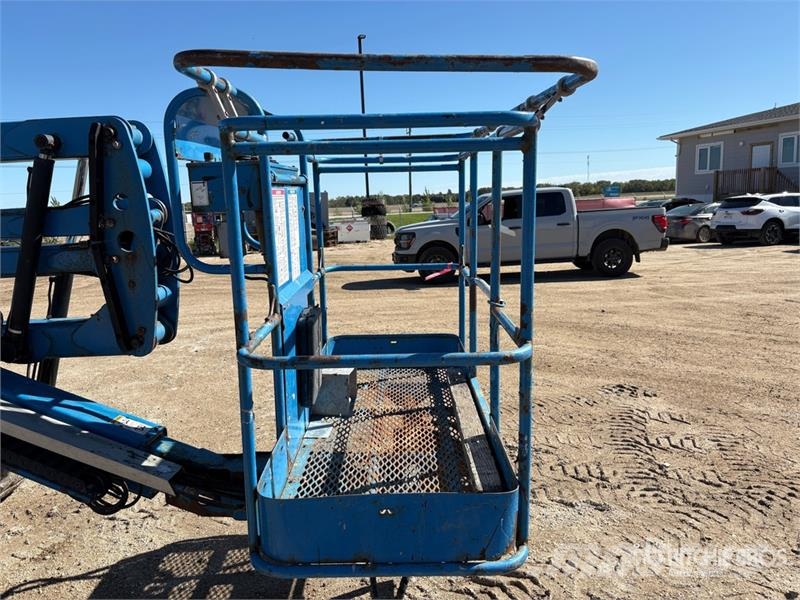 Genie Z45/25IC 4WD Gasoline Articulating Boom Lift (Inop Strēles pacēlāji