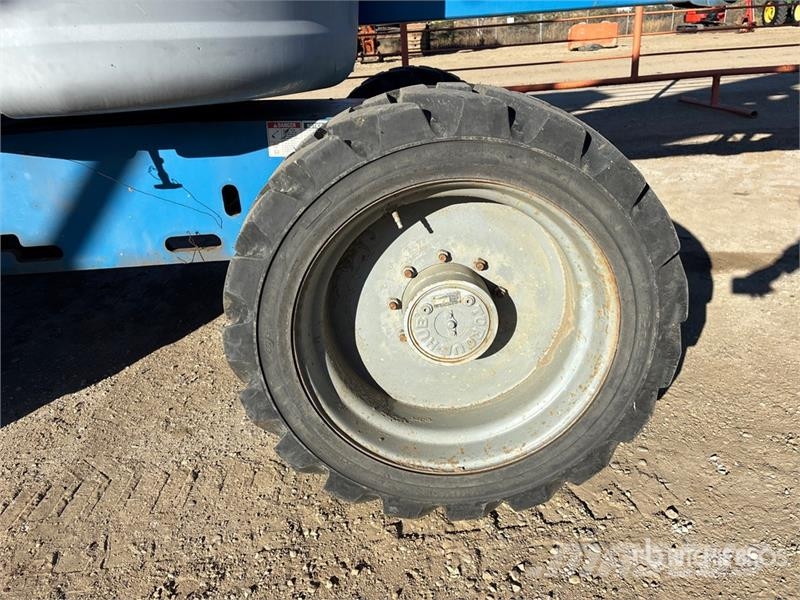 Genie Z451C-0 4WD Dual Fuel Articulating Boom Lift Колінчаті підйомники
