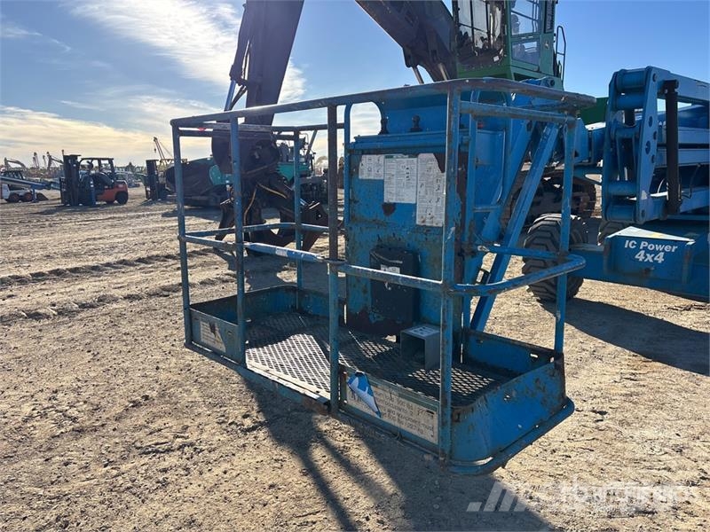 Genie Z451C-0 4WD Dual Fuel Articulating Boom Lift Колінчаті підйомники