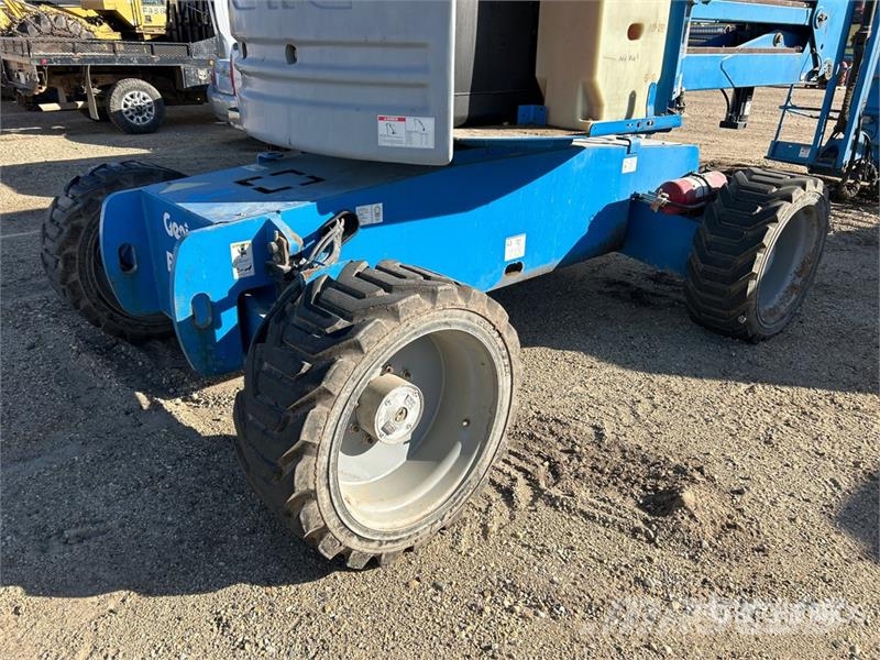 Genie Z60/34 DZ PAS 4WD Diesel Articulating Boom Lift (I Articulated boom lifts