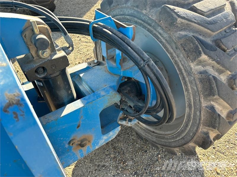 Genie Z60/34 DZ PAS 4WD Diesel Articulating Boom Lift (I Articulated boom lifts