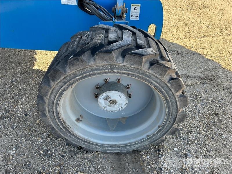 Genie Z60/34 DZ PAS 4WD Diesel Articulating Boom Lift (I Articulated boom lifts