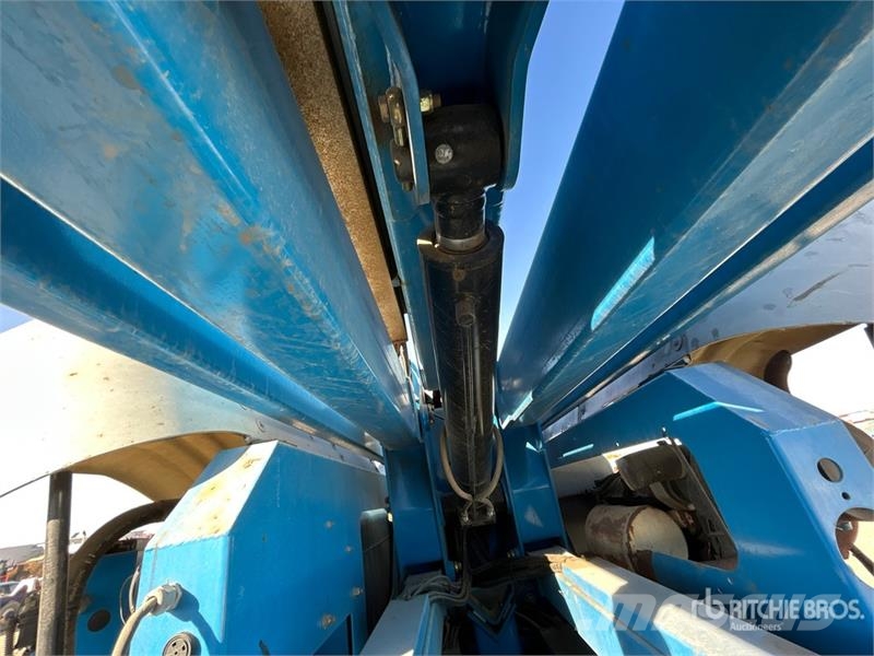 Genie Z60/34 DZ PAS 4WD Diesel Articulating Boom Lift (I Articulated boom lifts