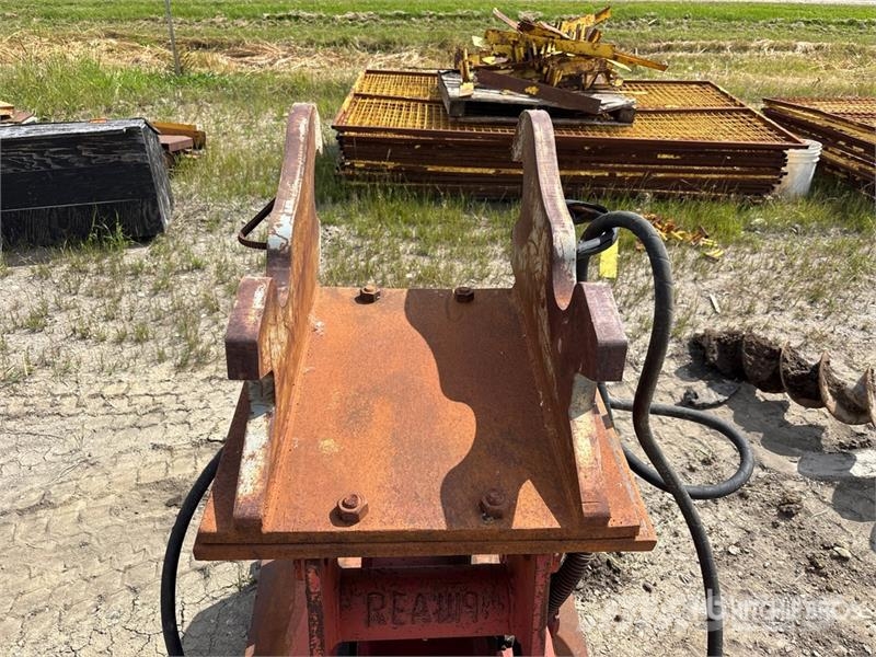 Gentec 34 in Plate Compactor Attachment - Fits Cat 200 Se دكاكات أفقية