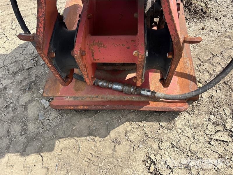 Gentec 34 in Plate Compactor Attachment - Fits Cat 200 Se دكاكات أفقية