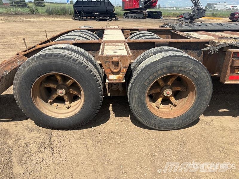 Gerrys 16-Wheel Lowboy Trailer Maskinhenger