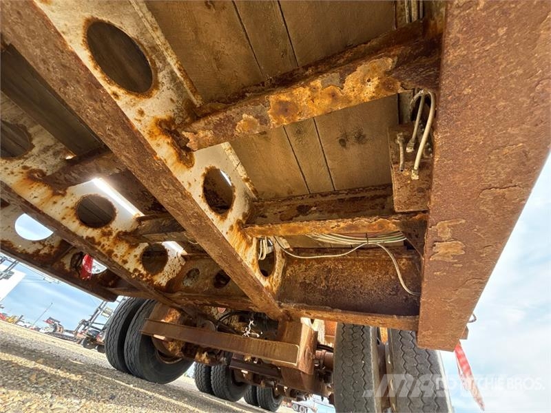  Gerrys 34 ft Tri/A Folding Neck Trailer لوادر منخفضة