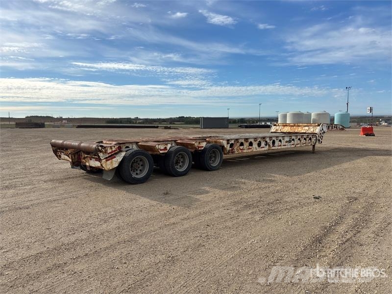  Gerrys 34 ft Tri/A Folding Neck Trailer لوادر منخفضة