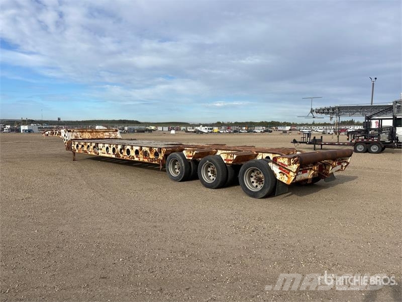  Gerrys 34 ft Tri/A Folding Neck Trailer لوادر منخفضة