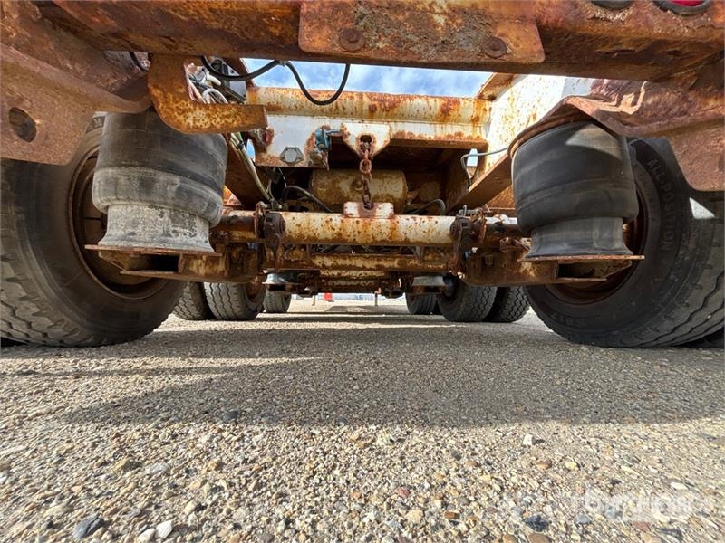  Gerrys 34 ft Tri/A Folding Neck Trailer لوادر منخفضة