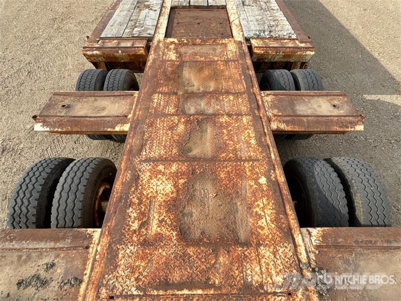  Gerrys 34 ft Tri/A Folding Neck Trailer لوادر منخفضة