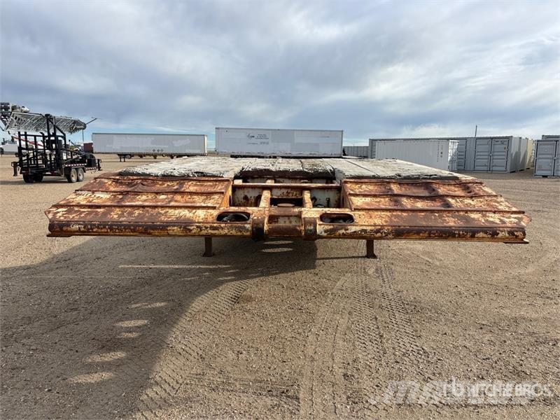  Gerrys 34 ft Tri/A Folding Neck Trailer لوادر منخفضة
