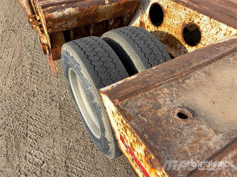  Gerrys 34 ft Tri/A Folding Neck Trailer لوادر منخفضة