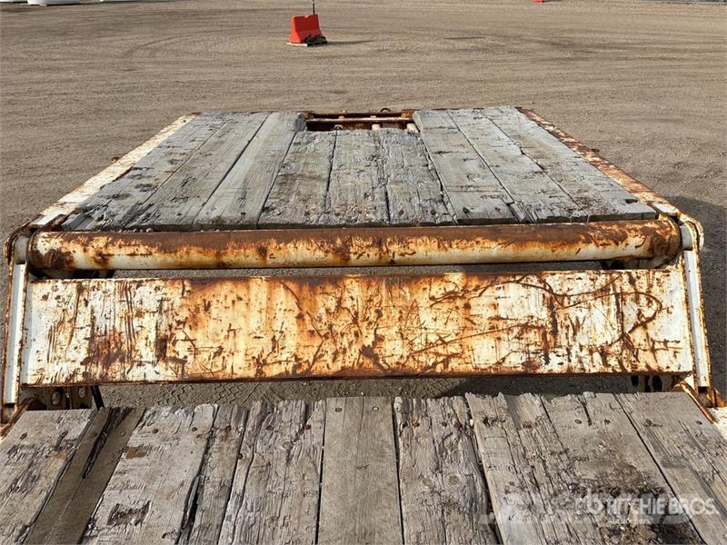  Gerrys 34 ft Tri/A Folding Neck Trailer لوادر منخفضة