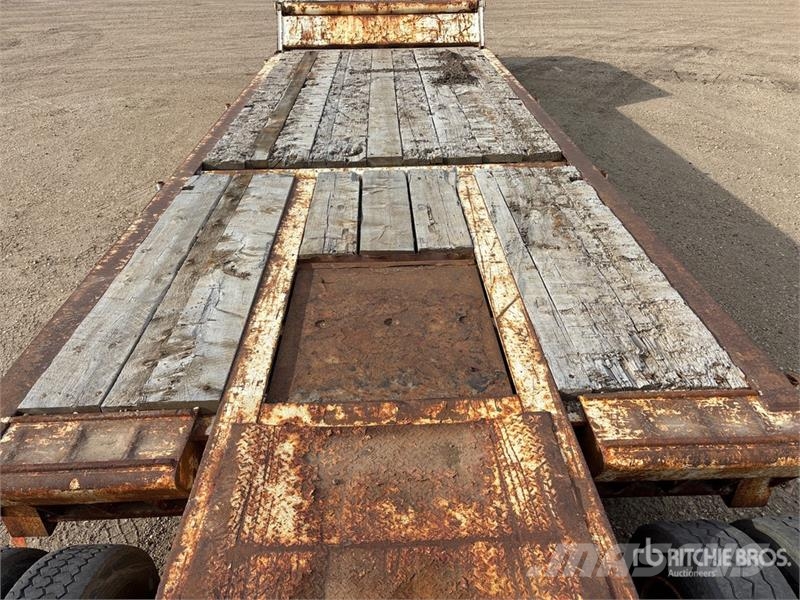  Gerrys 34 ft Tri/A Folding Neck Trailer لوادر منخفضة