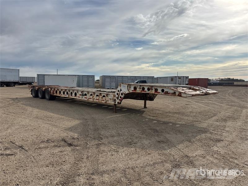  Gerrys 34 ft Tri/A Folding Neck Trailer لوادر منخفضة