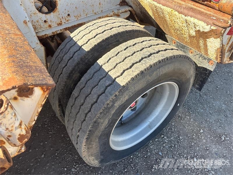 Gerrys KLM205 55 ft Tri/A Folding Neck Trailer Nizki nakladalci
