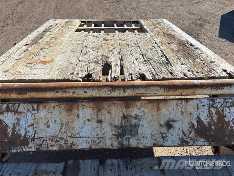 Gerrys KLM205 55 ft Tri/A Folding Neck Trailer Nizki nakladalci