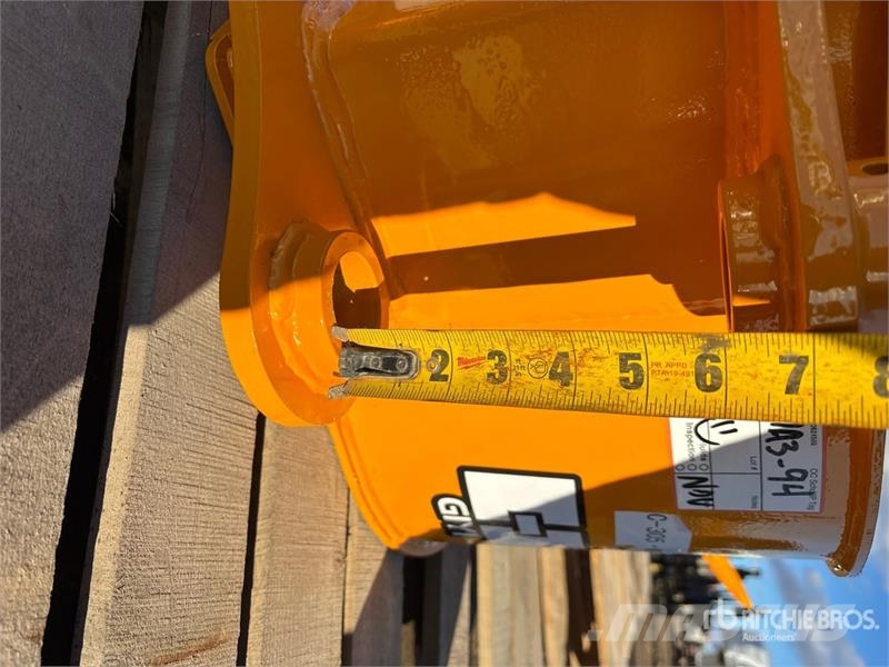 GIYI 12 in Digging Excavator Bucket - Fits Cat 305 Kašike / Korpe