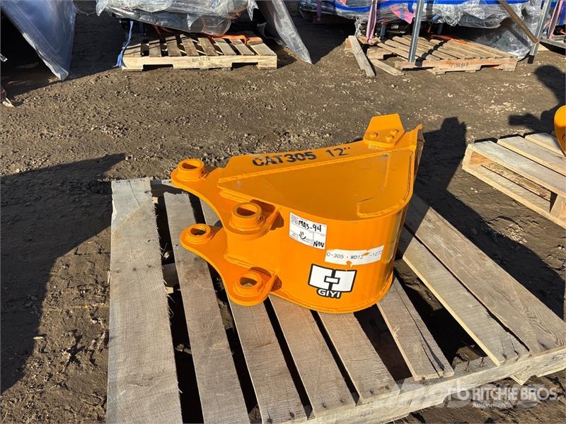 GIYI 12 in Digging Excavator Bucket - Fits Cat 305 Kašike / Korpe
