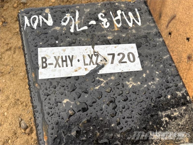 GIYI 12 in Mini Skid Steer Auger (Unused) Boren
