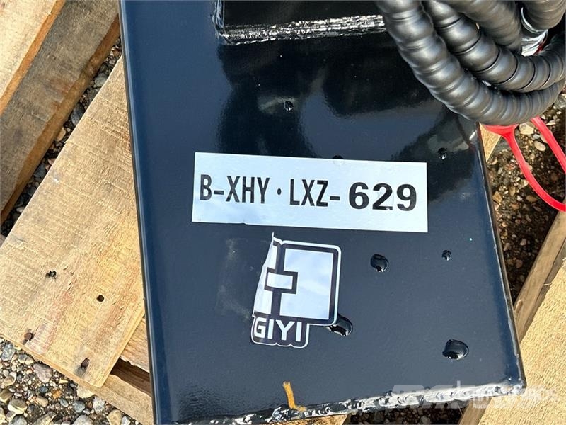 GIYI 12 in Mini Skid Steer Auger (Unused) Vrtalne naprave