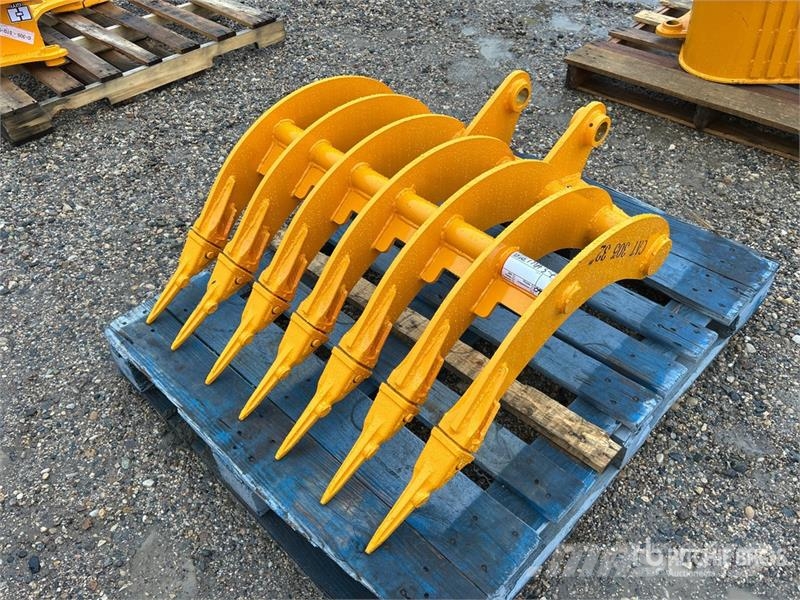  GIYI 32 in Excavator Rake - Fits Cat 305 (Unused) Obračalniki in zgrabljalniki