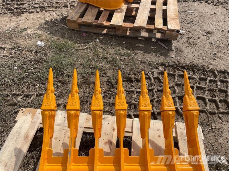 GIYI 32 in Fit To Cat 305 Teeth Excavator Rake (Un Rakes and tedders