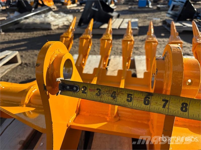 GIYI 33 in Excavator Rake - Fits Cat 305 (Unused) Obračalniki in zgrabljalniki