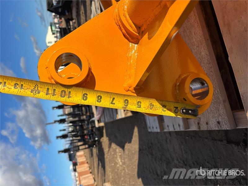 GIYI 33 in Excavator Rake - Fits Cat 305 (Unused) Obračalniki in zgrabljalniki