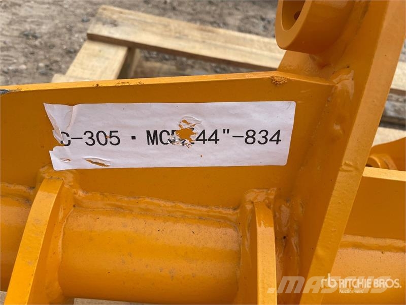 GIYI 44 in Cat 305 44 In Excavator Rake (Unused) Rakes and tedders