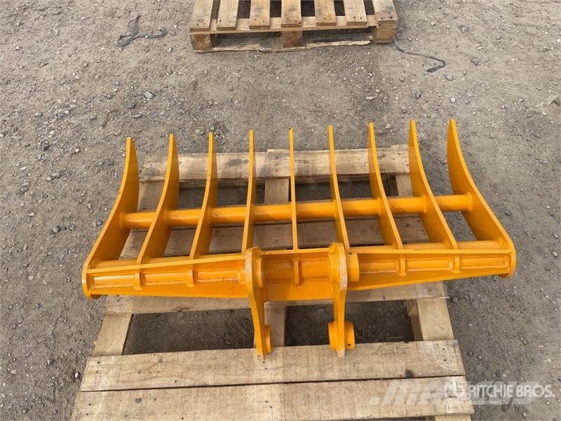 GIYI 44 in Cat 305 44 In Excavator Rake (Unused) Rakes and tedders