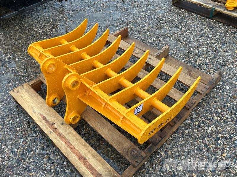  GIYI 44 in Excavator Rake - Fits Cat 305 (Unused) Obračalniki in zgrabljalniki