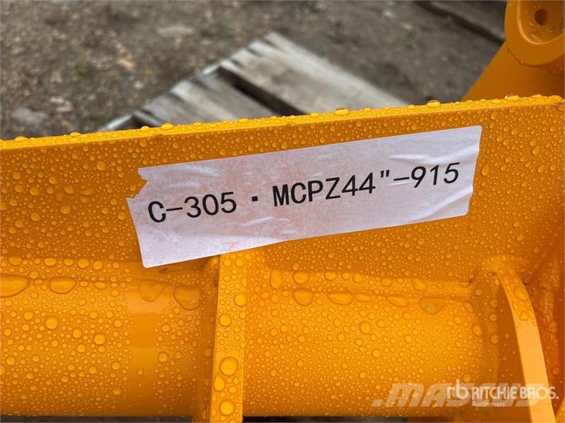 GIYI 44 in Excavator Rake (Unused) Pöyhimet ja haravat